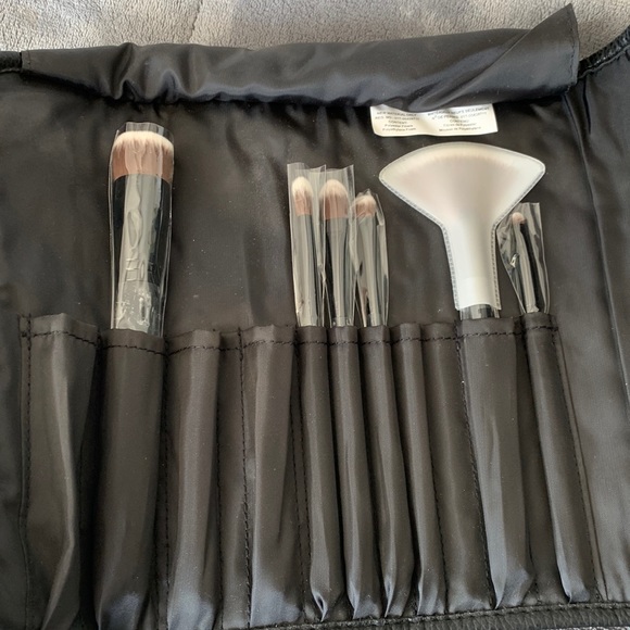Sephora roll makeup brush holder - Picture 3 of 3